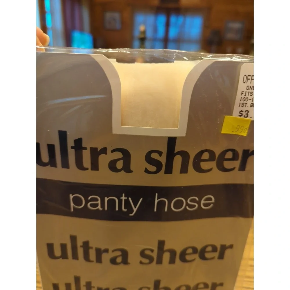 New Vintage Ultra Shear Pantyhose Off-white Fits‎ 5 Ft To 5'8 And 100 To 160 Lb